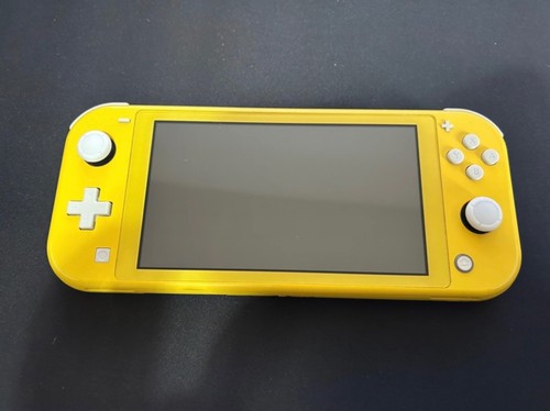 Nintendo switch lite gialla